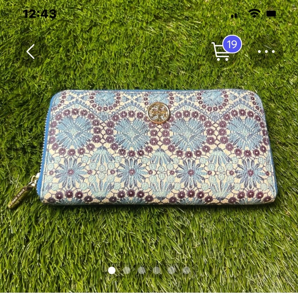 Tory Burch Blue and Cream Patterned Wallet